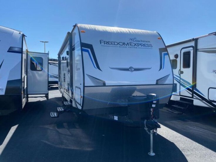 Thumbnail Photo undefined for New 2022 Coachmen Freedom Express 28.7SE